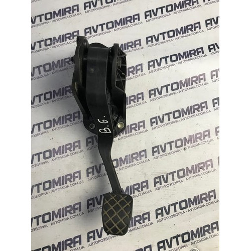 Педаль зчеплення  VW Passat B6 2005-2010 1K0721796